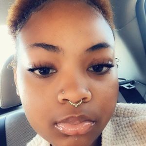 Meet your Posher, Valiza